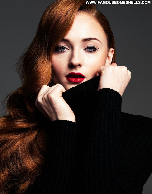 Sophie Turner Celebrity Posing Hot Beautiful Sexy Babe Actress