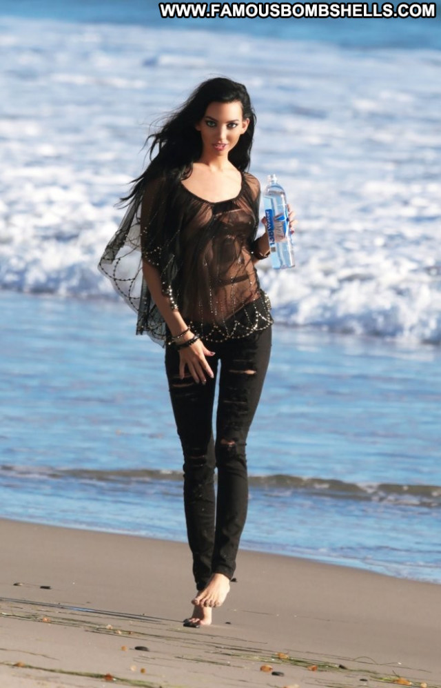 Amanda Geores Beautiful Celebrity Jeans Babe Posing Hot Black Hot See