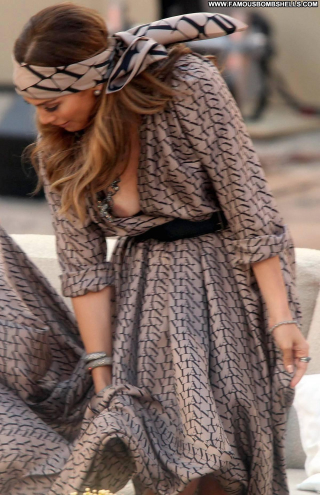 Jennifer Lopez The Dress Latina Braless Celebrity Beautiful Bra