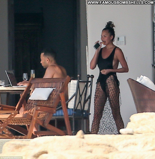 Chrissy Teigen Mexico Black Swimsuit Sideboob Babe Model Celebrity