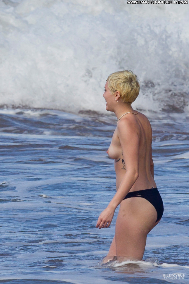 Miley Cyrus No Source Nude Amateur Topless Reality Short Hair Porn