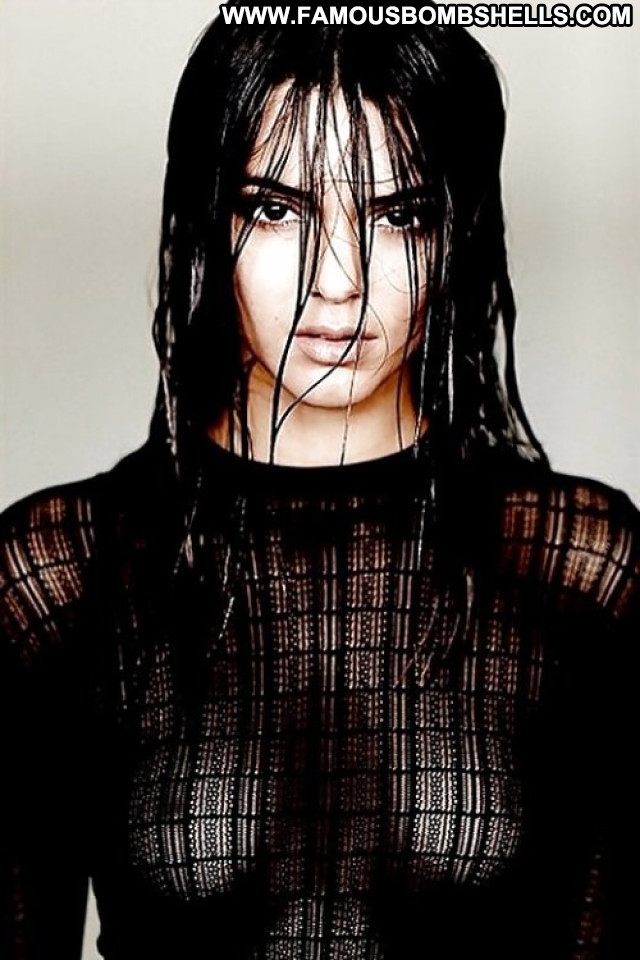 Kendall Jenner No Source Famous Robber Lake Reality Perfect Bar Goth