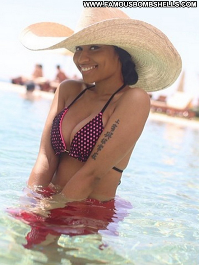 Nicki Minaj Celebrity Beautiful Paparazzi Posing Hot Bikini Babe Hot