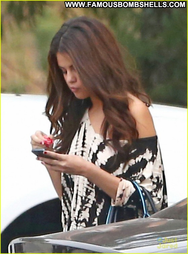 Selena Gomez Beautiful Posing Hot Celebrity Paparazzi Babe Sexy Hd Selena Gomez Beautiful Posing Hot Celebrity Paparazzi Babe Sexy Hd