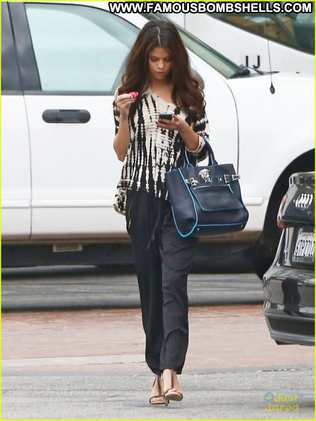 Selena Gomez Paparazzi Babe Beautiful Posing Hot Celebrity Hot Selena Gomez Paparazzi Babe Beautiful Posing Hot Celebrity Hot