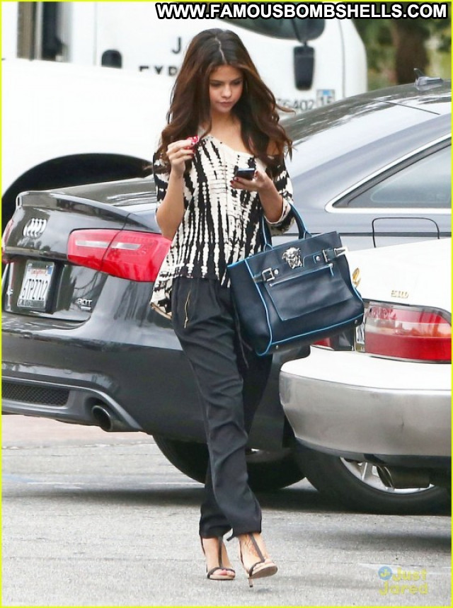 Selena Gomez Babe Beautiful Celebrity Paparazzi Posing Hot Female