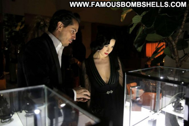 Dita Von Teese Los Angeles Beautiful Paparazzi Angel Babe Los Angeles