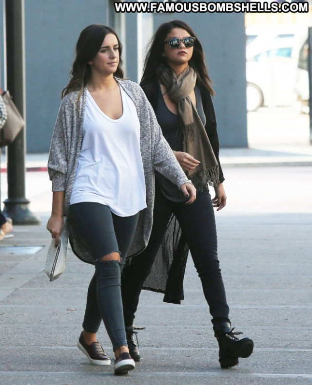Selena Gomez Posing Hot Beautiful Babe Celebrity Paparazzi Sexy Selena Gomez Posing Hot Beautiful Babe Celebrity Paparazzi Sexy