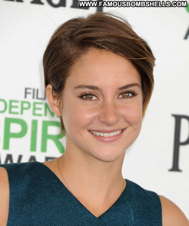 Shailene Woodley Awards Posing Hot Paparazzi Celebrity Babe Beautiful Shailene Woodley Awards Posing Hot Paparazzi Celebrity Babe Beautiful