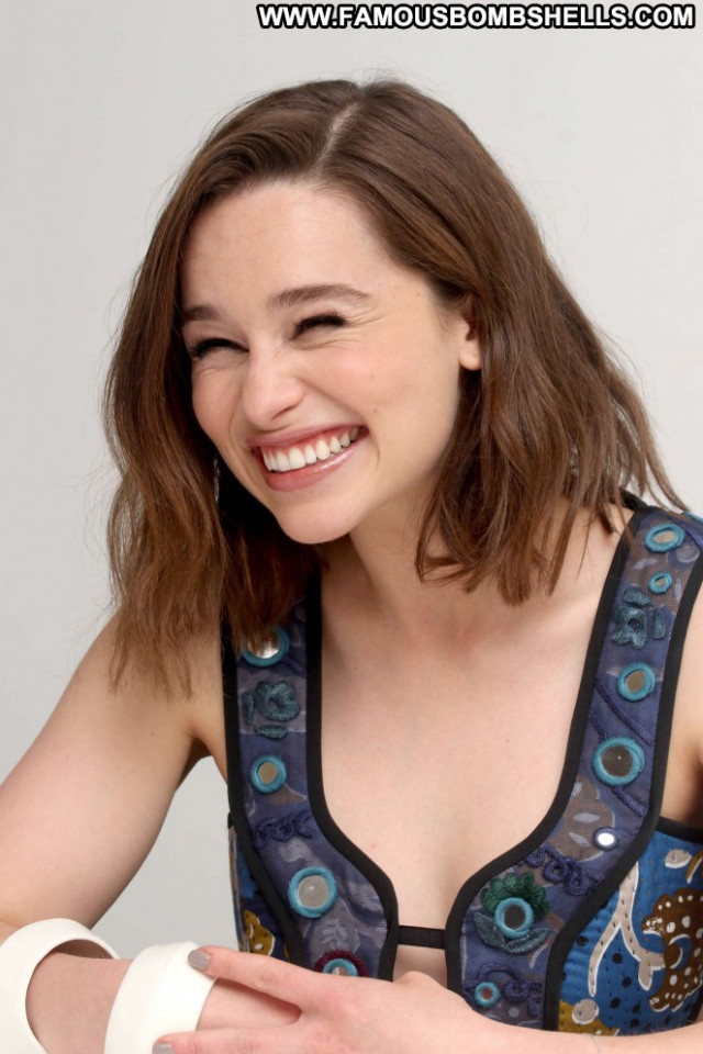 Emilia Clarke Posing Hot Beautiful Babe Paparazzi Celebrity Nude Emilia Clarke Posing Hot Beautiful Babe Paparazzi Celebrity Nude