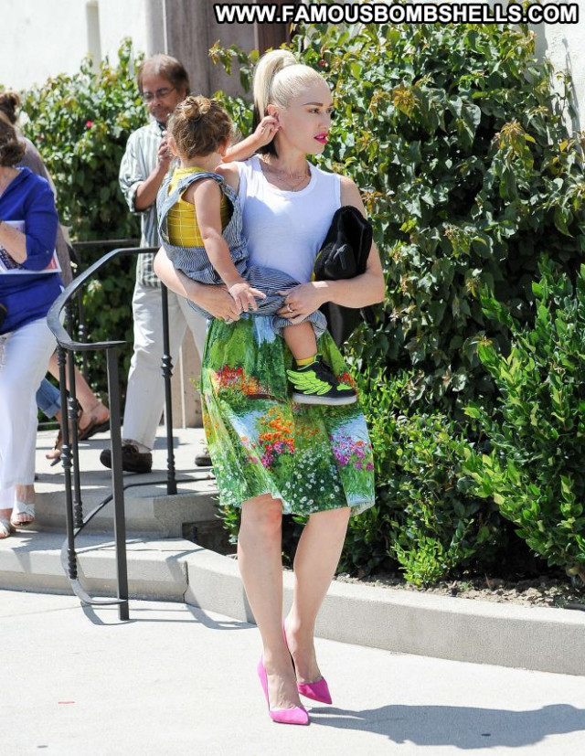 Gwen Stefani Los Angeles Church Posing Hot Paparazzi Los Angeles