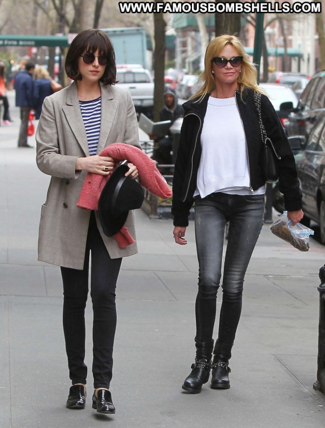 Dakota Johnson Mom Beautiful Celebrity Nyc Paparazzi Posing Hot Babe