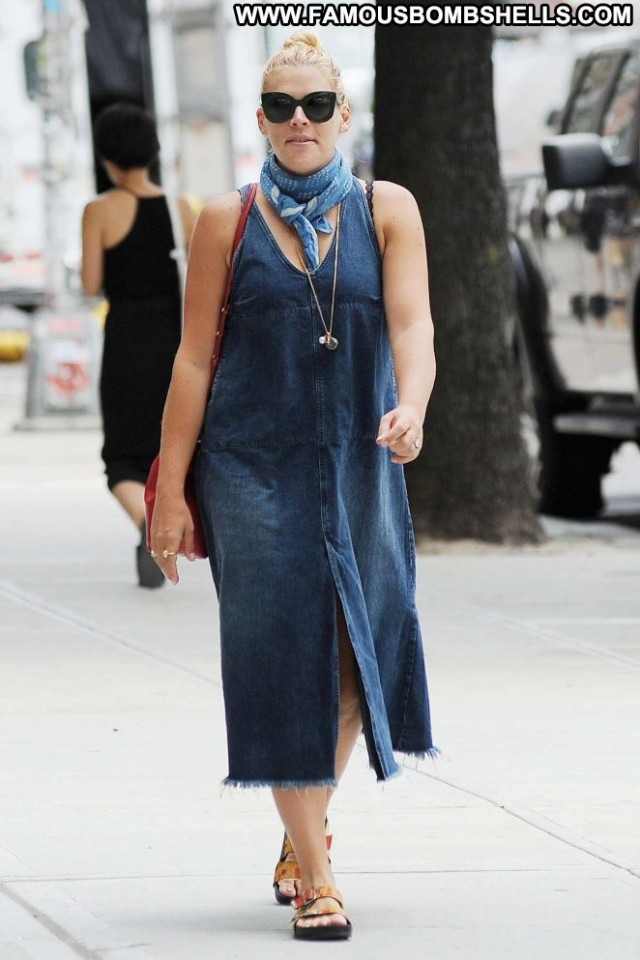 Busy Philipps New York Babe Paparazzi Posing Hot New York Celebrity