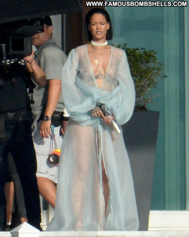 Rihanna Topless Photoshoot Photoshoot Posing Hot Topless Beautiful
