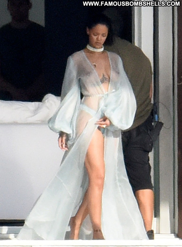 Rihanna Topless Photoshoot  Photoshoot Posing Hot Beautiful Babe