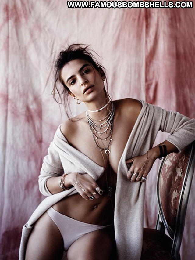 Emily Ratajkowski Topless Photoshoot Topless Beautiful Photoshoot