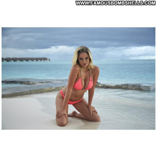 Genevieve Morton No Source Posing Hot Beautiful Babe Celebrity