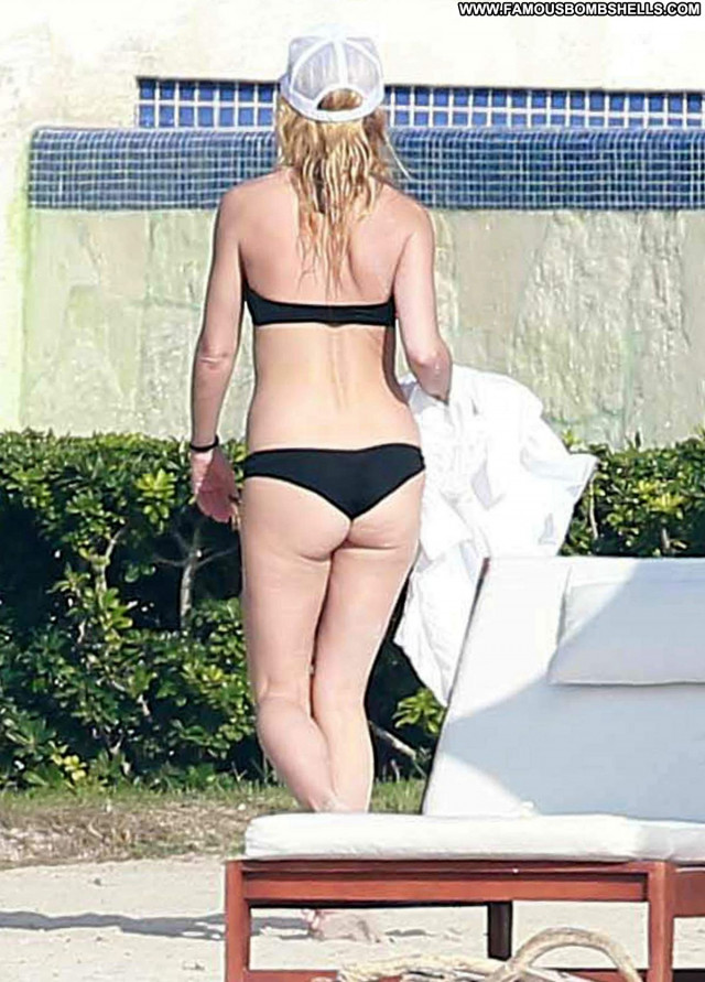 Gwyneth Paltrow The Beach Celebrity Posing Hot Bikini Beach