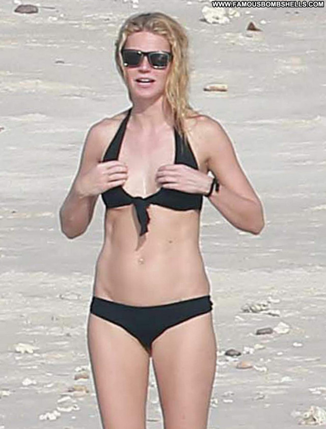 Gwyneth Paltrow The Beach Celebrity Beautiful Beach Posing Hot Babe