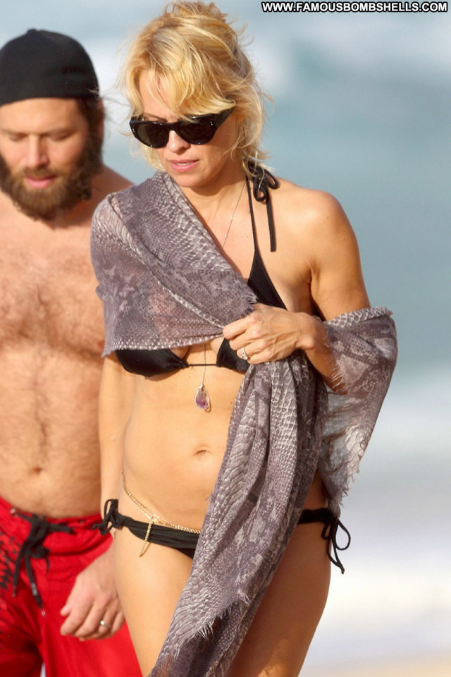 Pamela Anderson The Beach Beautiful Posing Hot Babe Bikini Beach