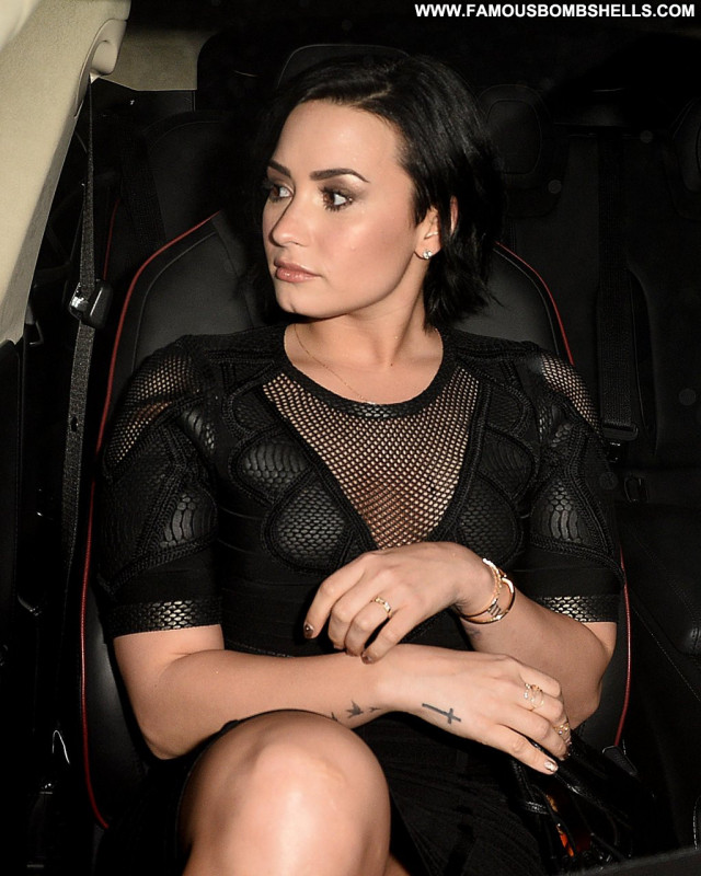 Demi Lovato Singer Posing Hot Celebrity Beautiful American Babe Pussy