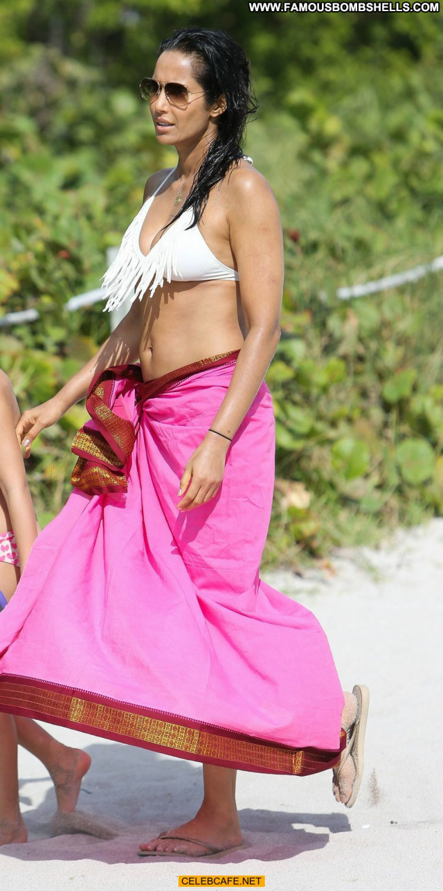 Padma Lakshmi No Source Babe Bikini Actress Posing Hot Beautiful