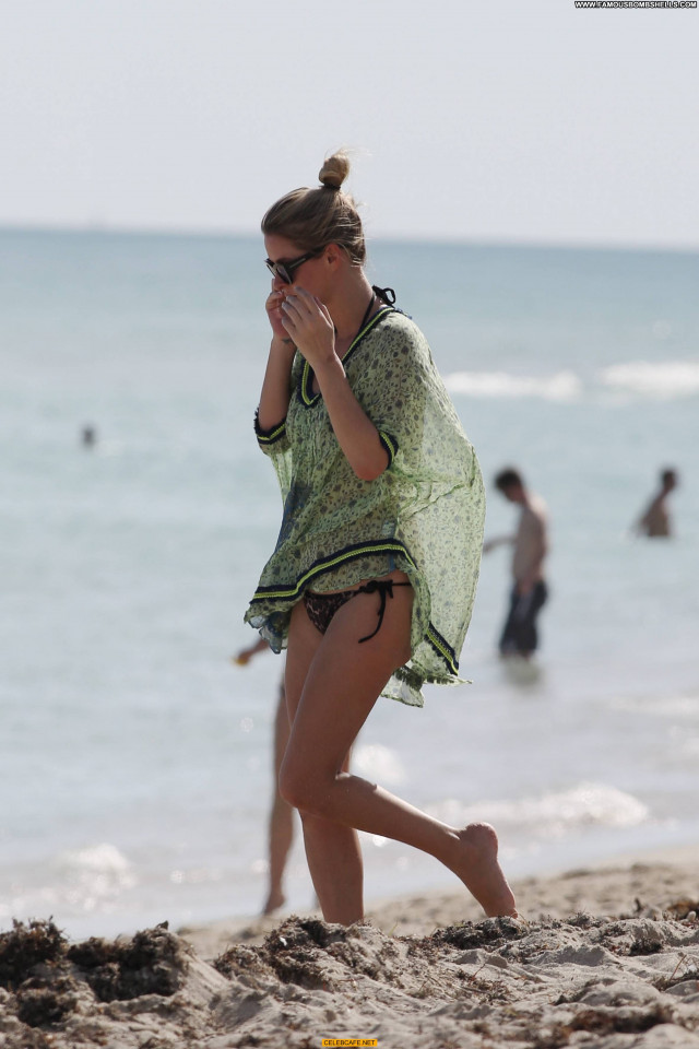 Nicky Hilton No Source Beautiful Posing Hot Beach Babe Celebrity
