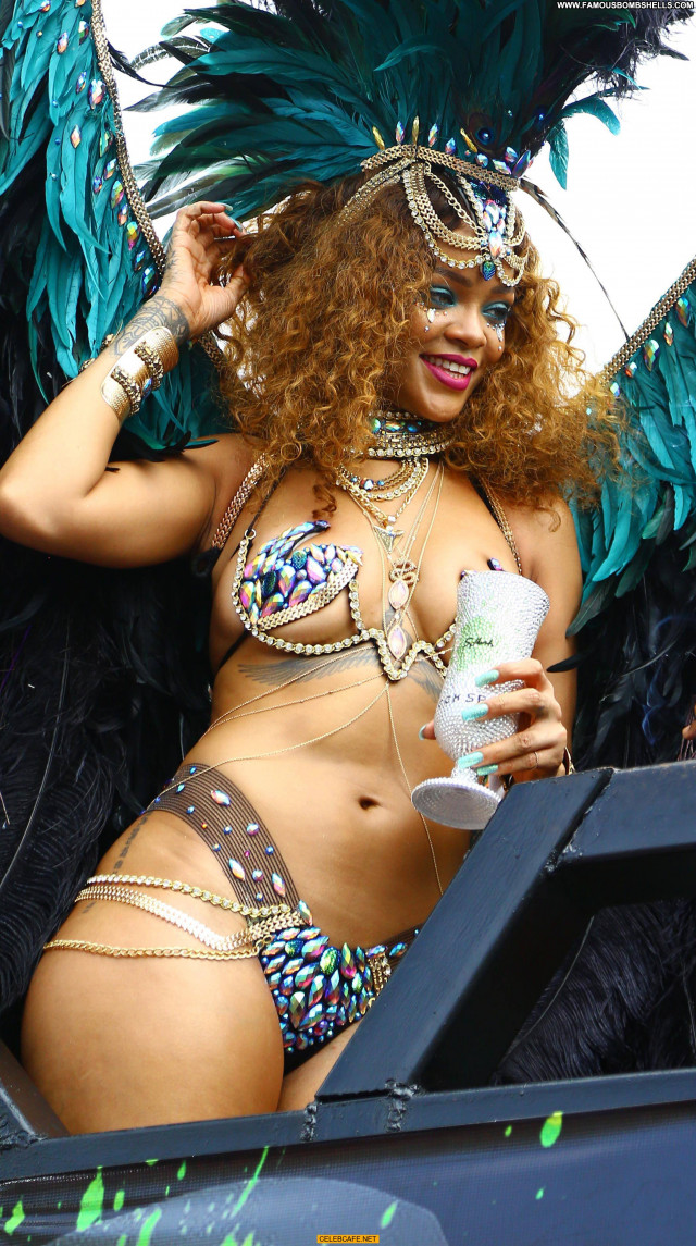 Rihanna No Source Celebrity Posing Hot Babe Barbados Sexy Bar Sex