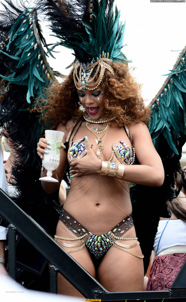 Rihanna No Source Bar Barbados Posing Hot Sex Sexy Babe Beautiful