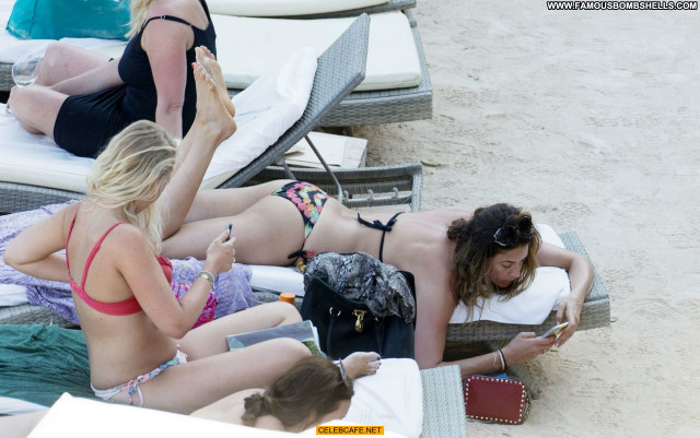 Lisa Snowdon The Beach Babe Celebrity Ibiza Beautiful Posing Hot Beach