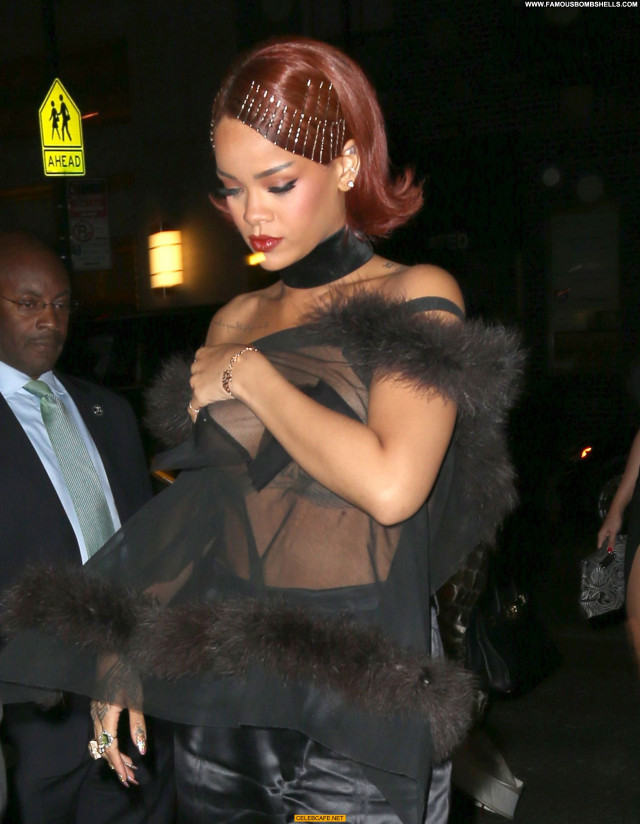 Rihanna No Source Wardrobe Malfunction Beautiful Posing Hot Babe