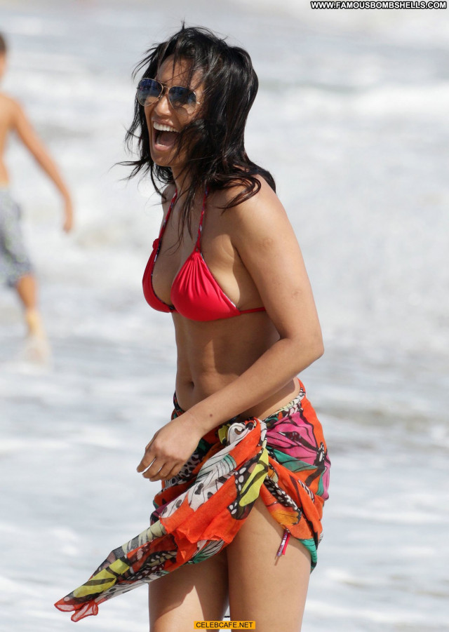 Padma Lakshmi Miami Beach Bikini Babe Posing Hot Beach Celebrity