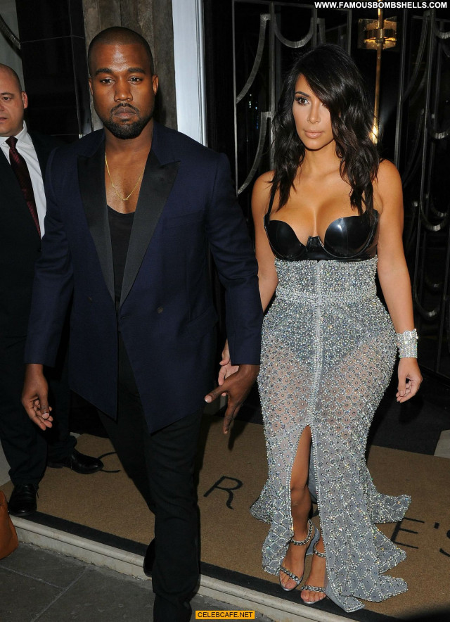 Kim Kardashian Gq Men Of The Year Awards Celebrity Babe London Posing