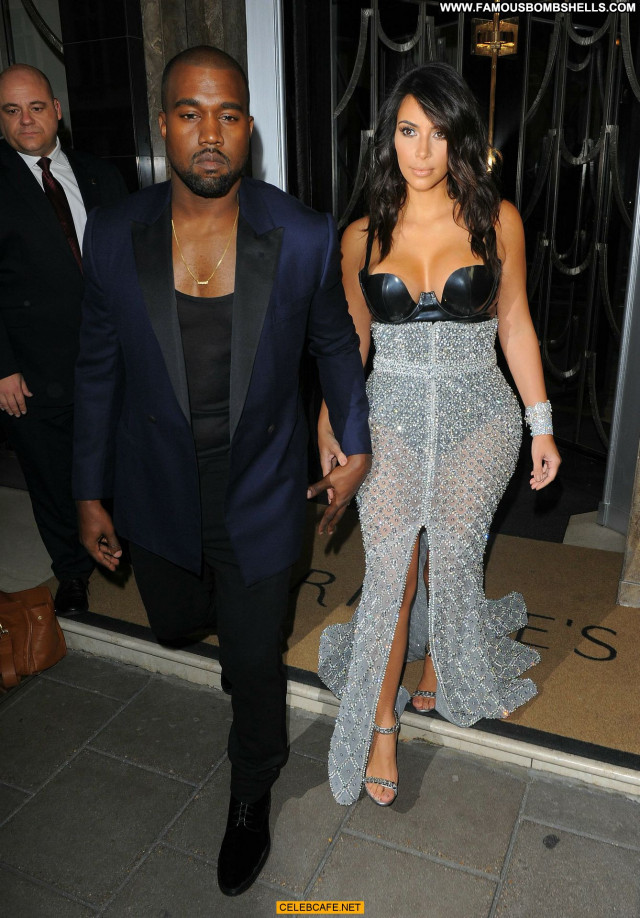 Kim Kardashian Gq Men Of The Year Awards London Beautiful Posing Hot