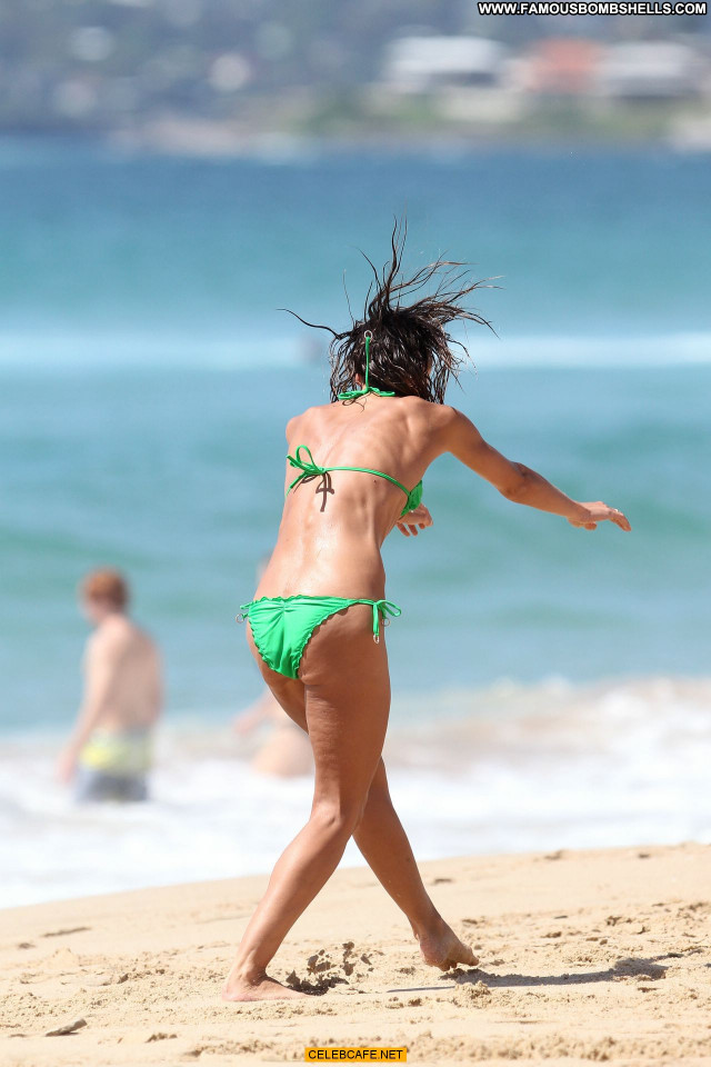 Sharni Vinson The Beach Celebrity Babe Bikini Beach Beautiful Posing