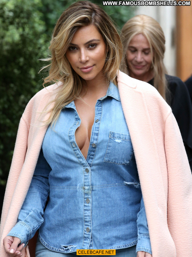 Kim Kardashian No Source Paris Beautiful Babe Cleavage Celebrity