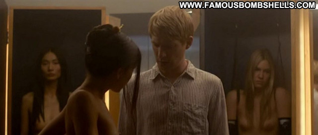 Sonoya Mizuno Ex Machina Bush Bus Posing Hot Beautiful Nude Ass Babe