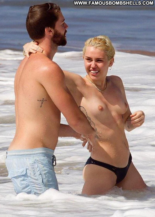 Miley Cyrus The Oc Babe Topless Posing Hot Boyfriend Bikini Breasts