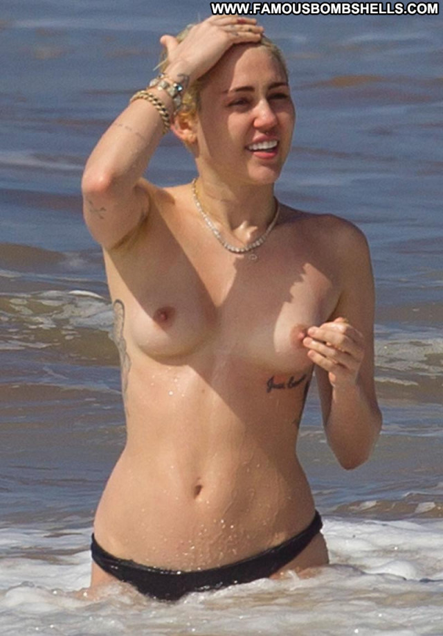 Miley Cyrus The Oc  Ocean Hawaii Bar Beautiful Topless Toples Beach