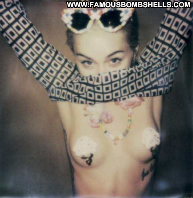 Miley Cyrus V Magazine Shy Bar Magazine Nude Outdoors Celebrity