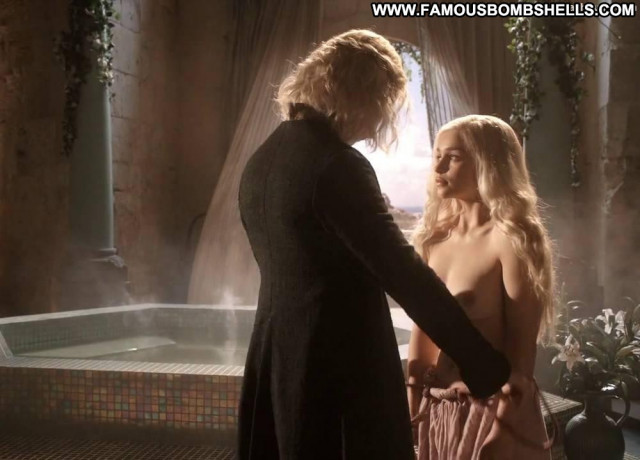 Emilia Clarke Game Of Thrones Blonde Nude Beautiful Breasts British