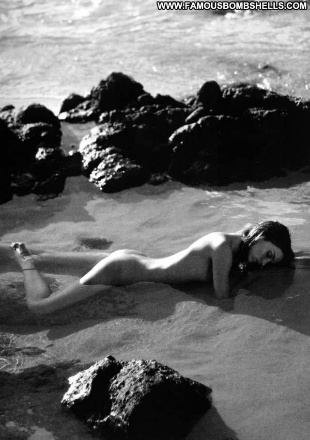 Miranda Kerr The Oc  Natural Nude Lingerie Candid Toples