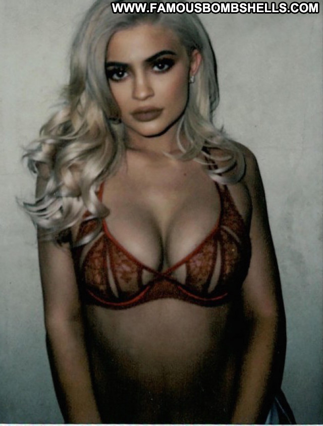 Kylie Jenner No Source  Posing Hot Naughty Goth Latina Latin Sex Babe