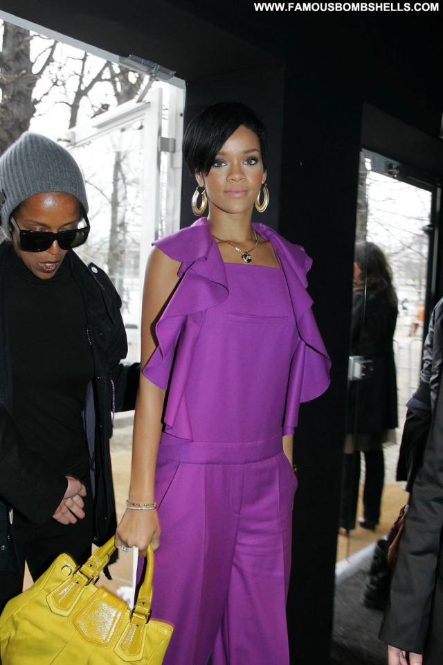 Rihanna Fashion Show Celebrity Paparazzi Babe Beautiful Fashion