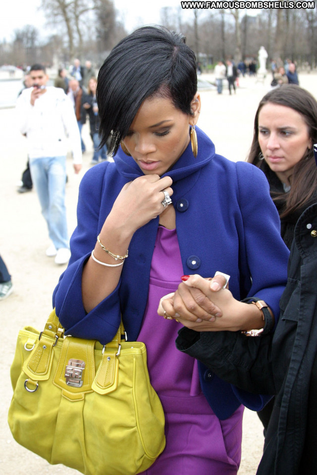 Rihanna Fashion Show Paris Fashion Celebrity Posing Hot Babe