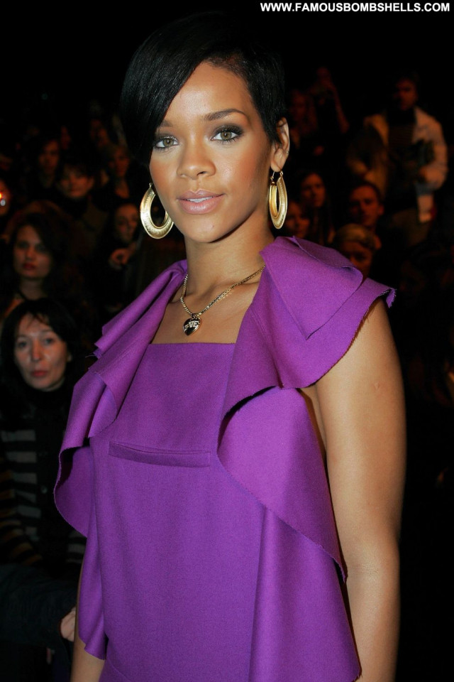 Rihanna Fashion Show Paparazzi Celebrity Posing Hot Beautiful Paris