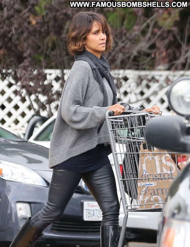 Halle Berry Beverly Hills Paparazzi Babe Celebrity Farm Beautiful