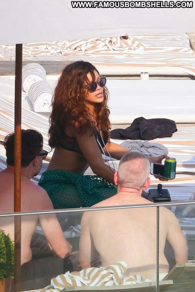 Rihanna Brazil Posing Hot Beautiful Babe Bikini Paparazzi Bra Pool