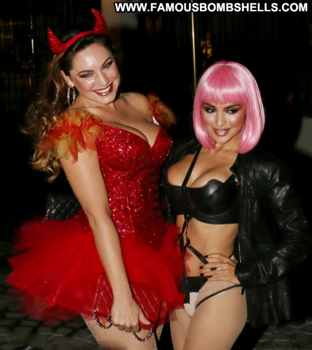 Kelly Brook Celebrity Paparazzi Beautiful Posing Hot Devil Hollywood