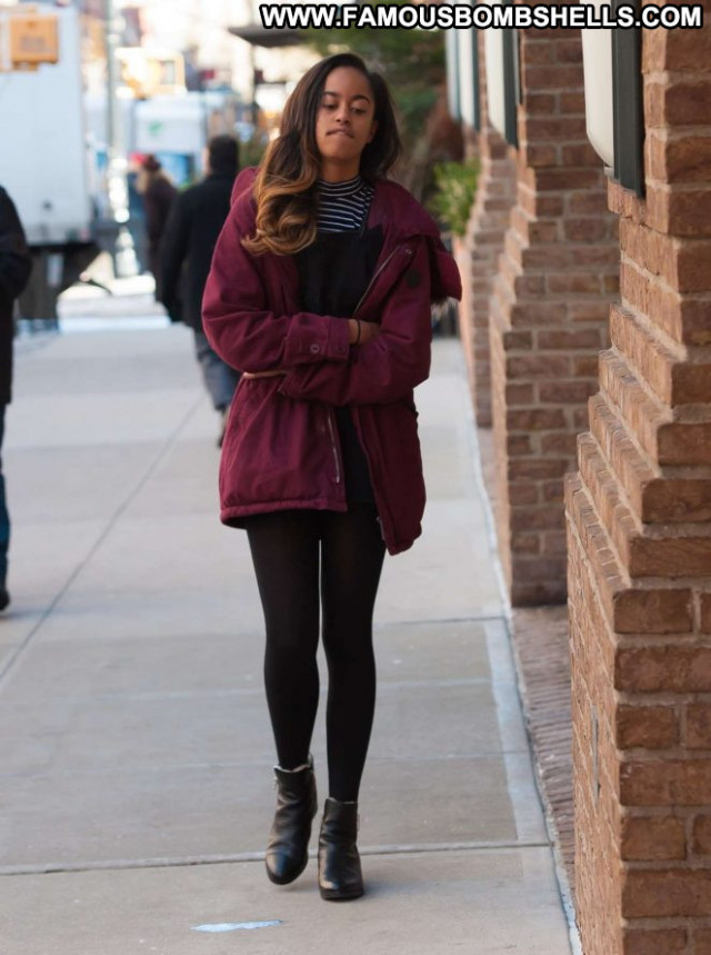 Malia Obama No Source Beautiful Celebrity Babe Paparazzi Posing Hot